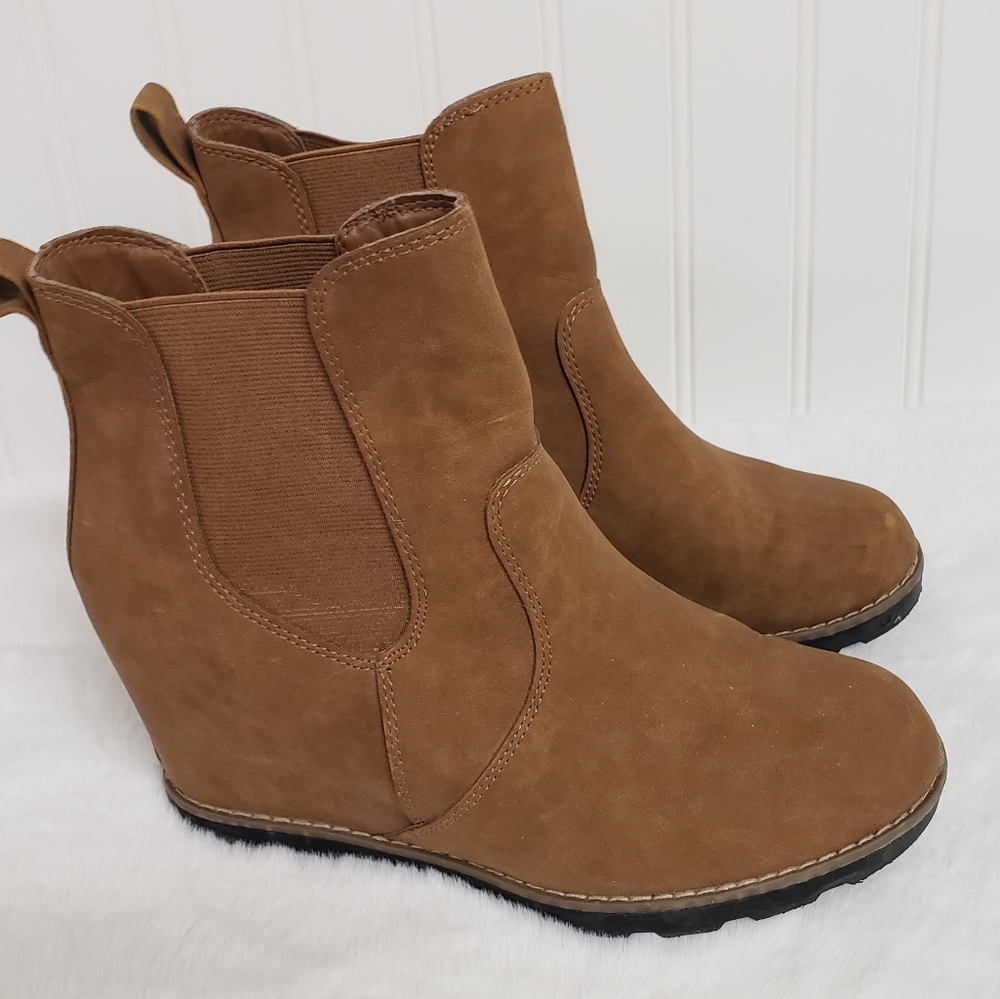 Universal Thread Amelia Booties Wedge Brown Sz 7.5 - image 4